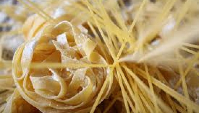 Spaghettis al colado de anchoas  de Cetara
